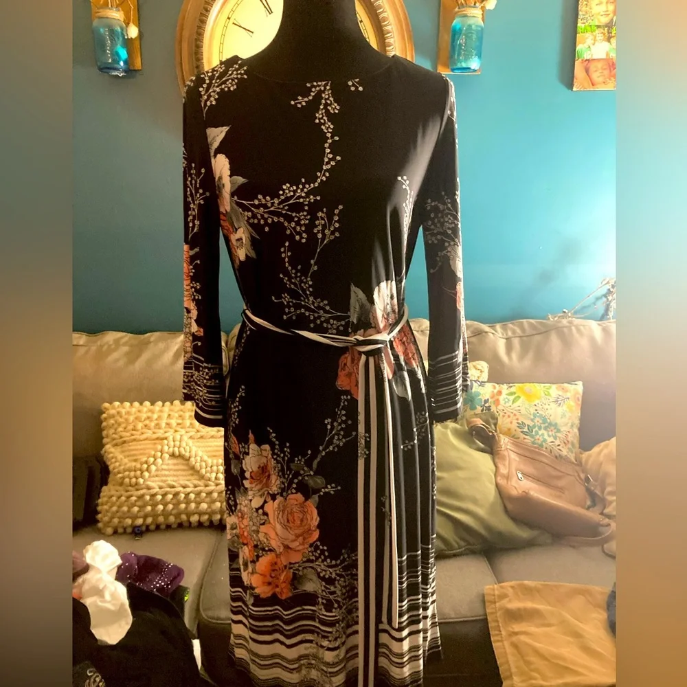 Roz & Ali Dress - Picture 1 of 9